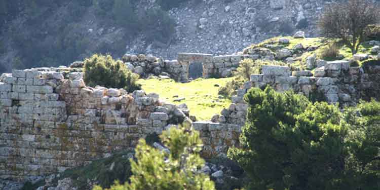 Φυλή: Κάτω από τα σκουπίδια θάβεται η ιστορία