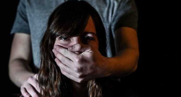 Η κρυφή βία δεν σταματά να χτυπά τις γυναίκες