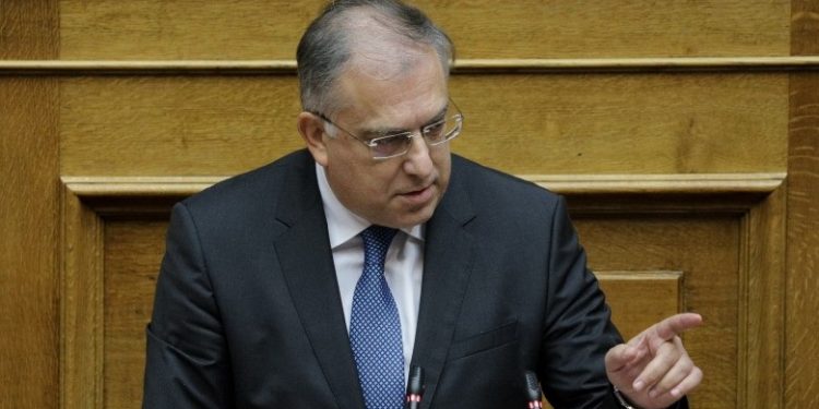 Υπερεξούσιες δίνει στην Οικονομική Επιτροπή των ΟΤΑ ο Τ. Θεοδωρικάκος