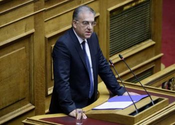 Κρυφτούλι Θεοδωρικάκου … αλλά ο κίνδυνος τοπικής χρεωκοπίας πλησιάζει