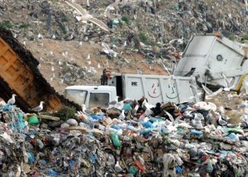 Πνιγηρή η ατμόσφαιρα στην Δυτική Αττική από τα σκουπίδια του ΧΥΤΑ Φυλής