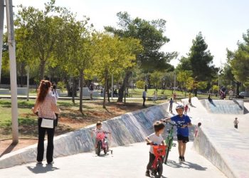 To lockdown μας φέρνει πιο κοντά στον δημόσιο χώρο