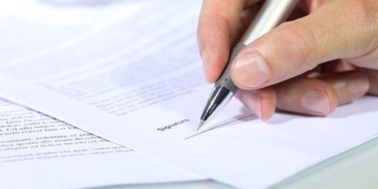 ΕΑΑΔΗΣΥ: «Κομμένο» το πάρτι με τις δημόσιες συμβάσεις για κυβέρνηση και ΟΤΑ