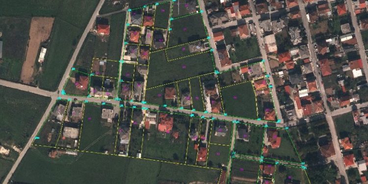 Κομισιόν: Ευρωπαϊκό μπλόκο στις παράνομες κτηματογραφήσεις