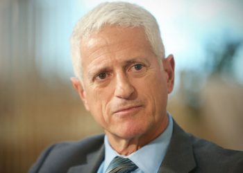 Τζέιμς Βάσερστρομ: Οι μάρτυρες δημοσίου συμφέροντος φέρνουν στο φως τα βρόμικα μυστικά