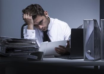 Δήμος Αθηναίων: Σύσταση αναπτυξιακού οργανισμού με μόνον έναν τακτικό υπάλληλο!