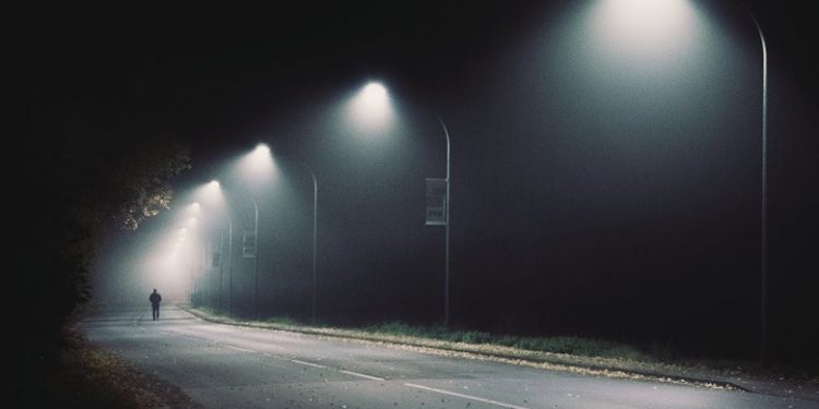 Πυρ ομαδόν κατά Βούρου για την υπερκοστολογημένη σύμβαση του ηλεκτροφωτισμού