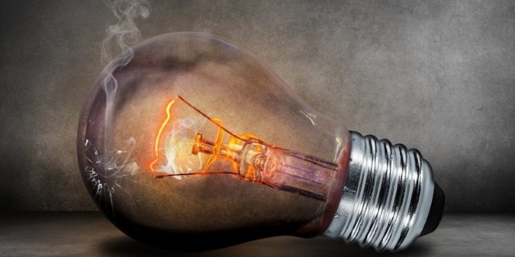 Για «υπεξαίρεση» καταγγέλλουν οι δήμαρχοι τους ιδιώτες – παρόχους ηλεκτρικής ενέργειας