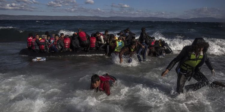 Χίος: Κορωνο – πρόστιμο σε 53 αιτούντες άσυλο από το Λιμενικό!