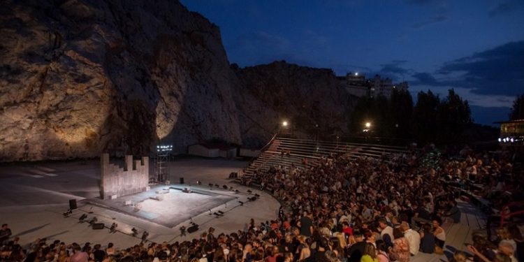 Το ιδιοκτησιακό καθεστώς του Θεάτρου Βράχων στα χέρια του Αρείου Πάγου