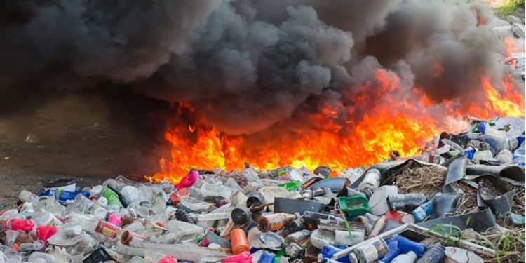 Σφοδρές αντιδράσεις για τις νέες μονάδες καύσης απορριμμάτων