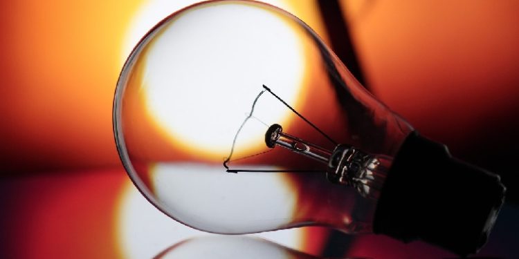 Από παρατυπία σε παρατυπία ο Γ. Βούρος για τον διαγωνισμό του οδοφωτισμού ύψους 3,72 εκατ. ευρώ