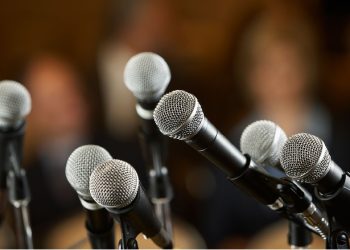 Παγιώνεται η εξ αποστάσεως συνεδρίαση των δημοτικών/περιφερειακών συμβουλίων