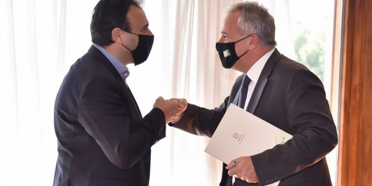 Στη γραμμή Βορίδη ο Παπαστεργίου για τους συμβασιούχους στους Δήμους