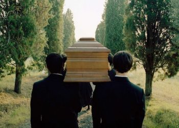 Ποιος διαδέχεται τον αποθανόντα δήμαρχο, που προέκυψε από σύμπραξη παρατάξεων;