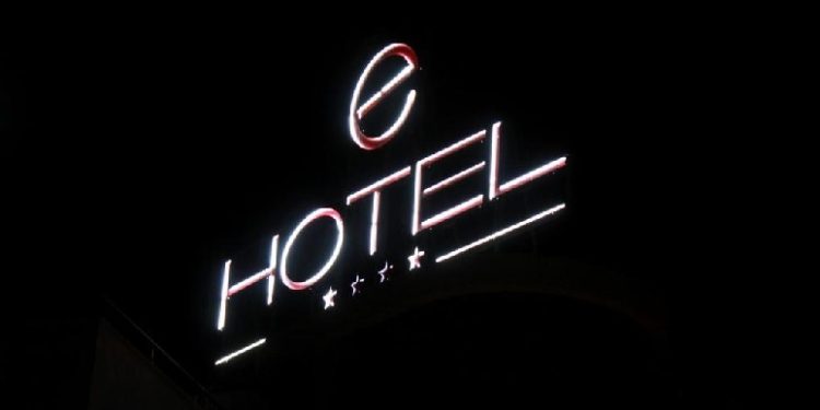 Πότε το υπουργείο Οικονομικών θα εξετάσει την παρακράτηση του τέλους παρεπιδημούντων;