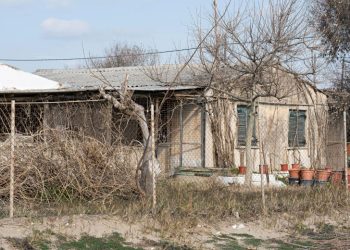 Στην Πυροσβεστική ο γενικός έλεγχος για τα ακαθάριστα οικόπεδα και η επιβολή προστίμων – Τι λέει η ΚΥΑ